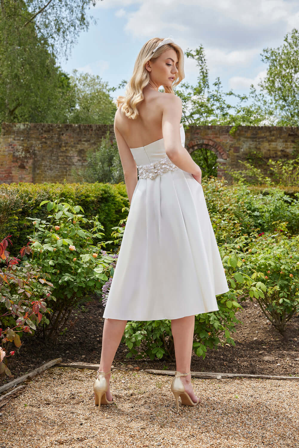 Elevate your bridal look with the Lysandra Wedding Dress by Eve Couture London—a blend of elegance, comfort, and bespoke luxury.