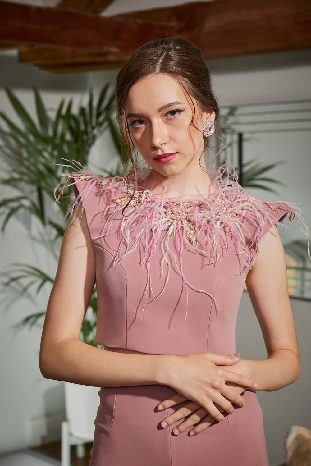 Rosea Structured Shoulders Crop Top